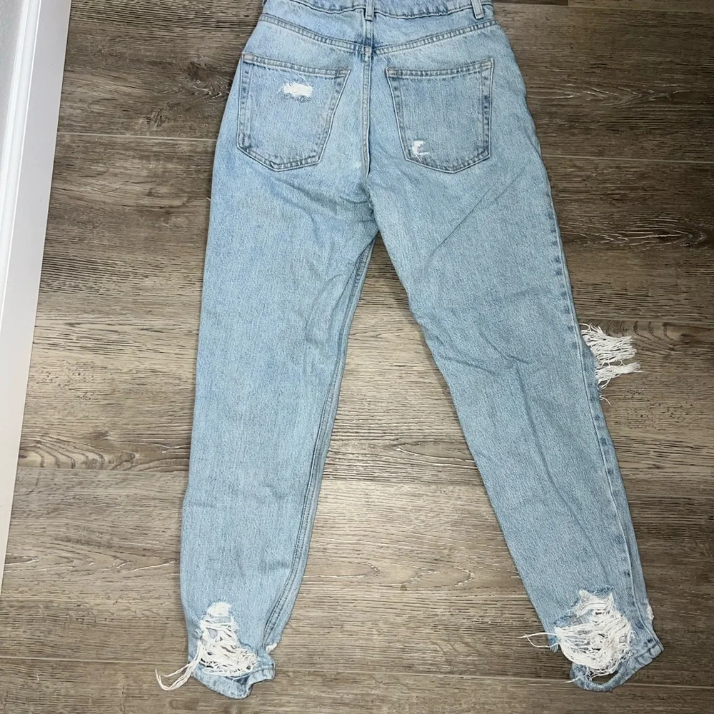 Topshop Super Rip Mom Jean light denim color High waist Sz 26/30